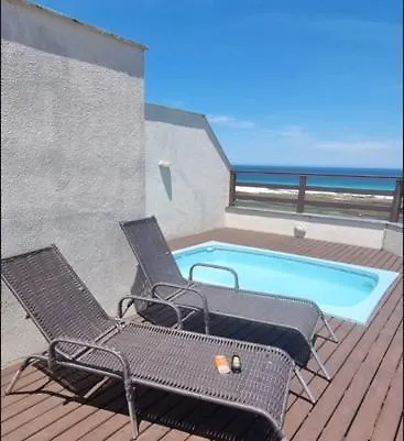 Triplex Cabo Frio Apartment