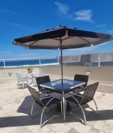 Triplex Cabo Frio Apartment