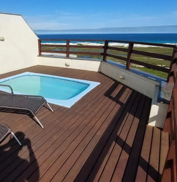 Triplex Cabo Frio Apartment